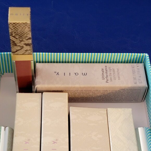 8 Piece Mally Makeup Cosmetics Bundle Lot in a Gift Box - Picture 4 of 15